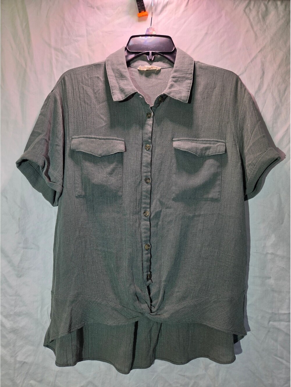 Entro Women's Green Rayon Button-Up Short Sleeve Blouse Size